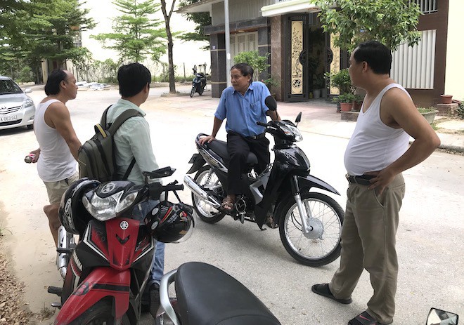 Điện hỏng cả tuần không ai sửa, người dân khu Golden City 4 dắt díu đi ở nhờ, ngủ khách sạn