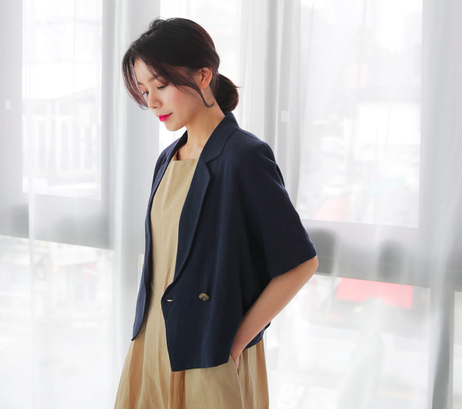 Không phải cứ dài là đẹp, áo blazer năm nay tay càng ngắn lại càng thú vị