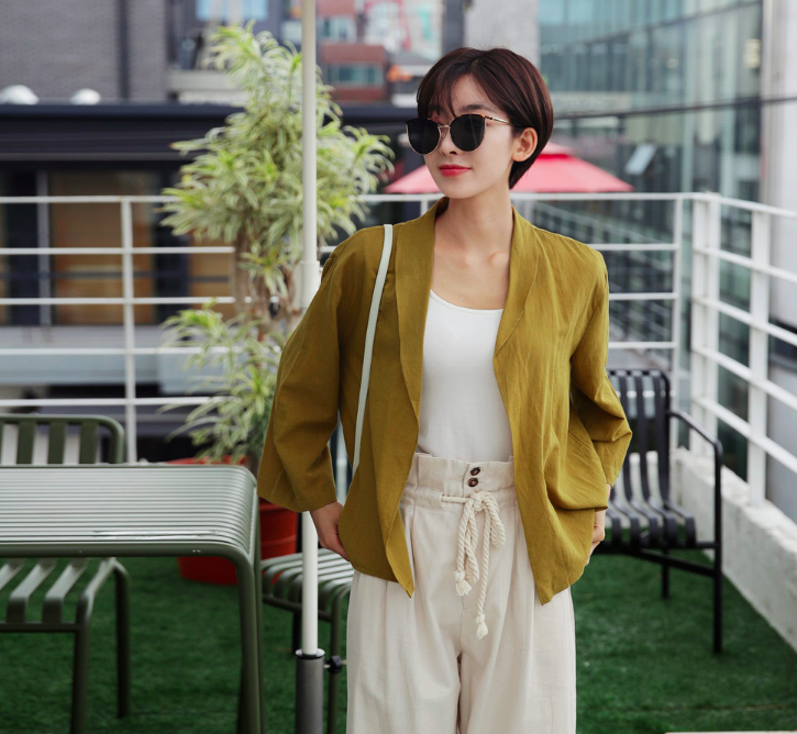 Không phải cứ dài là đẹp, áo blazer năm nay tay càng ngắn lại càng thú vị