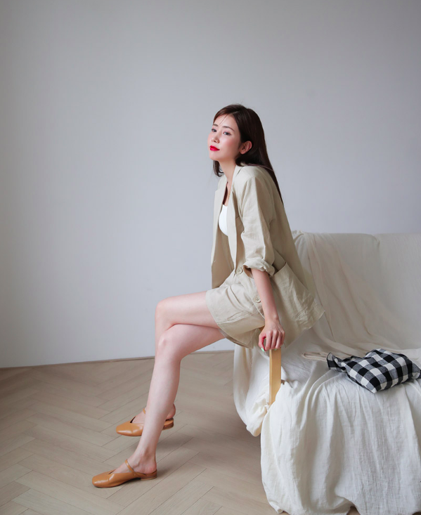 Không phải cứ dài là đẹp, áo blazer năm nay tay càng ngắn lại càng thú vị