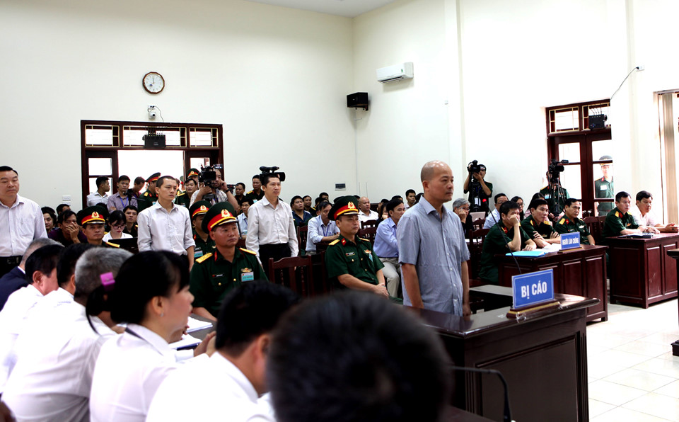 Phiên tòa quân sự xét xử cựu thượng tá Út trọc có gì đặc biệt?