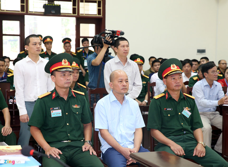 Phiên tòa quân sự xét xử cựu thượng tá Út trọc có gì đặc biệt?