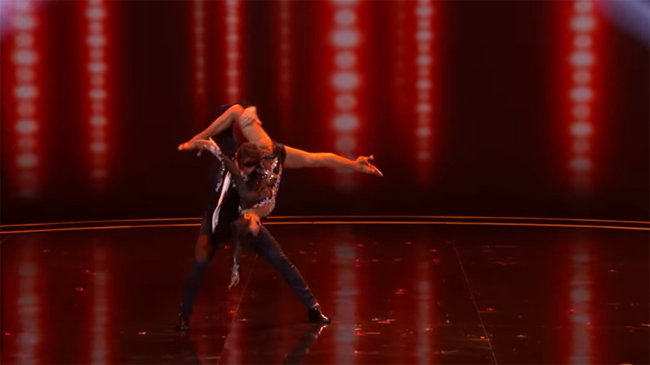 Cụ bà 71 tuổi giành nút vàng khi nhảy cực bốc trên sân khấu America’s Got Talent 2018 Cụ bà 71 tuổi giành nút vàng khi nhảy cực bốc trên sân khấu America’s Got Talent 2018
