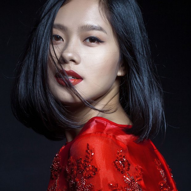 Ca sĩ Tùng Dương bỏ vợ ở nhà trong ngày sinh nhật để đi dự họp báo