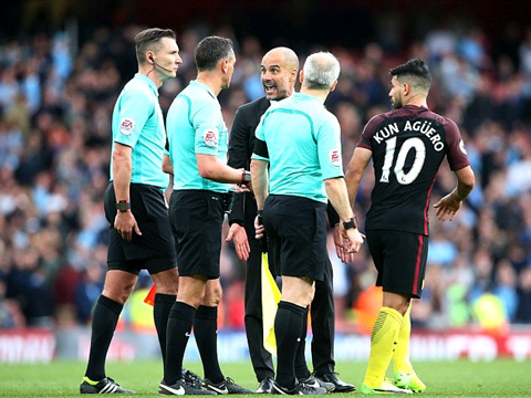 Các HLV sẽ phải nhận thẻ như cầu thủ từ mùa 2018/19