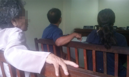 Chia xong thừa kế cho 8 con, bà cụ 88 tuổi không chốn nương tựa