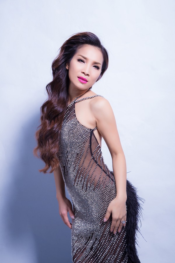 Hồng Ngọc Mắt nai cha cha: Sự lột xác kỳ diệu của người đàn bà từng thất bại trong hôn nhân