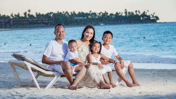 Hồng Ngọc Mắt nai cha cha: Sự lột xác kỳ diệu của người đàn bà từng thất bại trong hôn nhân