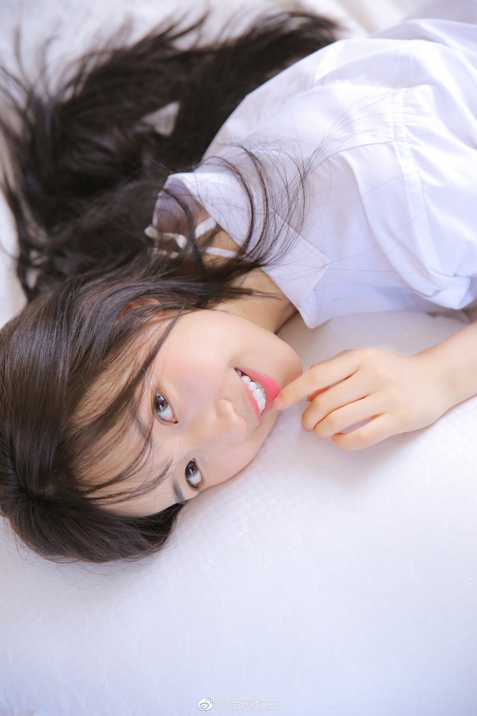 Nhan sắc của cô bạn tân sinh viên Học viện Điện ảnh Bắc Kinh: Chỉ cần mặc đồng phục thôi là đủ làm say đắm lòng người rồi