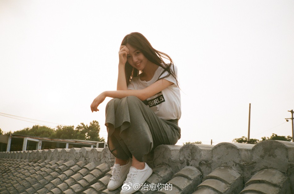 Nhan sắc của cô bạn tân sinh viên Học viện Điện ảnh Bắc Kinh: Chỉ cần mặc đồng phục thôi là đủ làm say đắm lòng người rồi