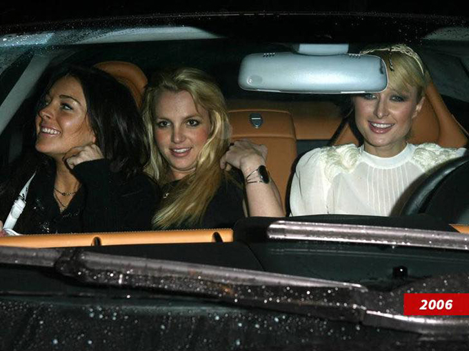 Từng là chị em bạn dì thân thiết nhưng Paris Hilton lại công khai mỉa mai, xỉa xói Lindsay Lohan