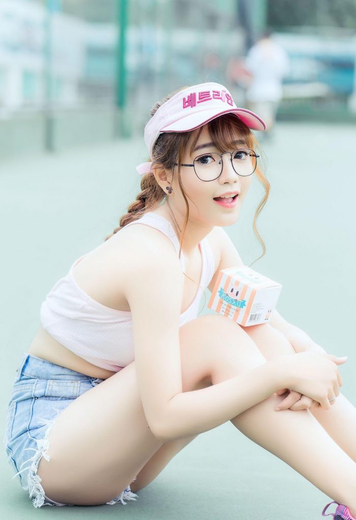 Từng dính như sam với Kaity Nguyễn, giờ Will lại bị bắt gặp đi xem phim với bạn diễn phim mới?