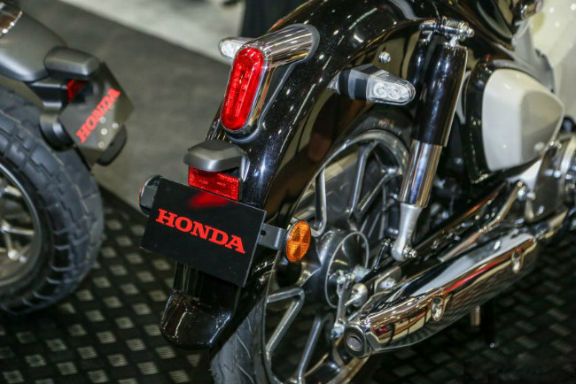 2018 Honda C125 Super Cub bản màu đen trắng đẹp phát mê