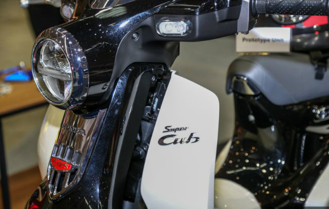 2018 Honda C125 Super Cub bản màu đen trắng đẹp phát mê