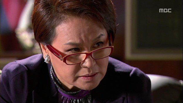 Lấy chồng nghèo, con lại đau ốm, nàng dâu tuyệt vọng khi bị lừa ký tên vào giấy vay tiền rồi bị đuổi khỏi nhà