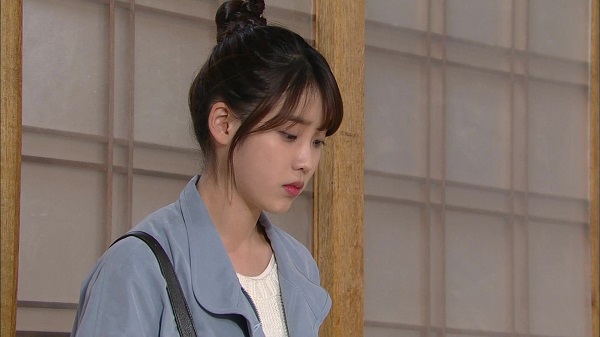 Khi ra khỏi tòa, tôi thấy mẹ chồng vỗ vai chồng và nói: Con yên tâm, mẹ sẽ tìm cho con đứa khác tốt hơn nhiều