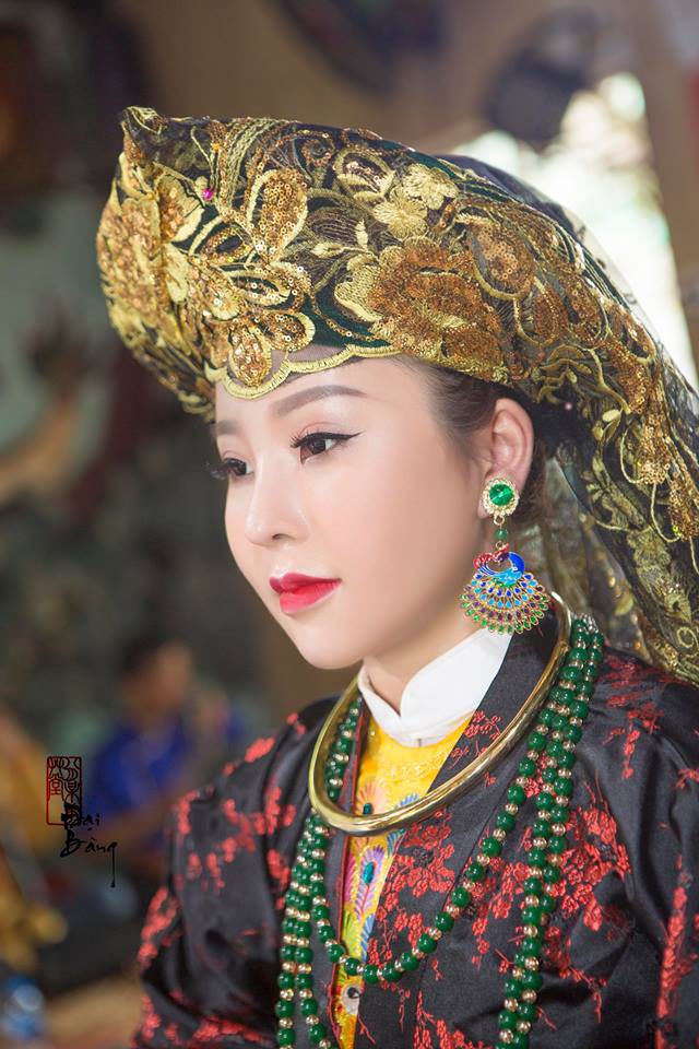 Cô đồng từng bị cô giáo chê sẽ không bao giờ thành công và câu trả lời sau gần 10 năm Cô đồng từng bị cô giáo chê sẽ không bao giờ thành công và câu trả lời sau gần 10 năm
