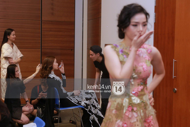 Hà Hồ và Lệ Quyên tiếp tục ngó lơ nhau như người xa lạ khi chạm trán tại sự kiện