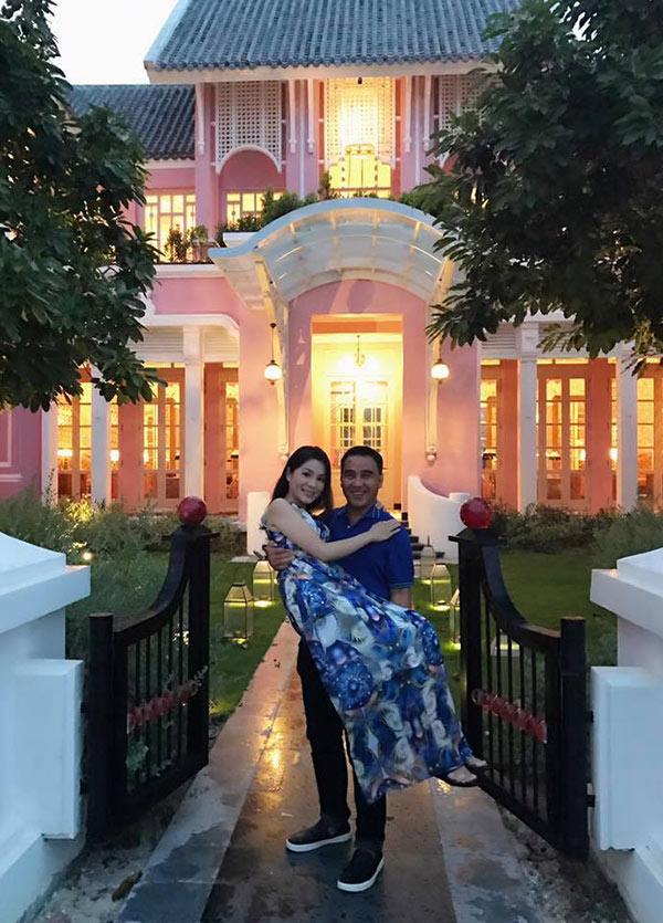 MC triệu đô Quyền Linh và chuyện tình với nữ đại gia bí ẩn nhất showbiz