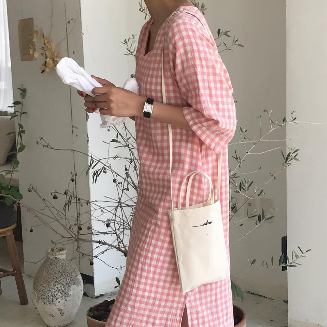 Vào ngày nắng nhẹ, nhất định phải diện loạt váy áo mang những gam màu dịu dàng, trong trẻo này