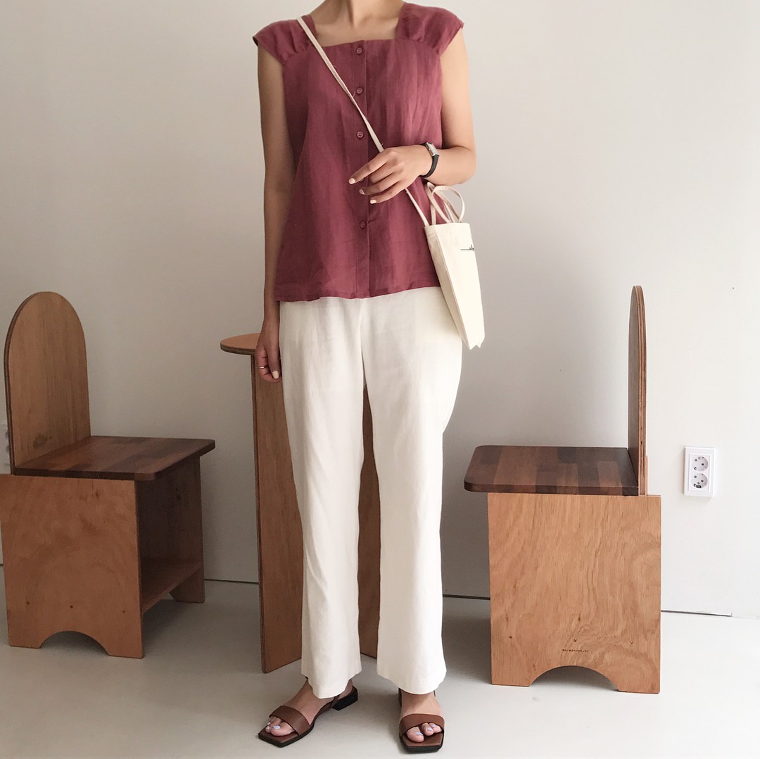 Vào ngày nắng nhẹ, nhất định phải diện loạt váy áo mang những gam màu dịu dàng, trong trẻo này