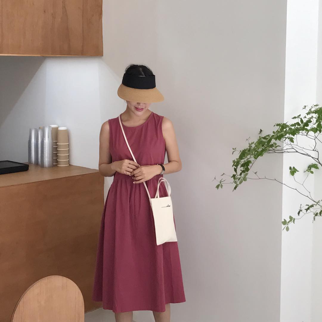 Vào ngày nắng nhẹ, nhất định phải diện loạt váy áo mang những gam màu dịu dàng, trong trẻo này