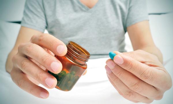 Mây mưa liên tục 12 tiếng đồng hồ không nghỉ, chàng trai đột tử ngay trên giường Mây mưa liên tục 12 tiếng đồng hồ không nghỉ, chàng trai đột tử ngay trên giường