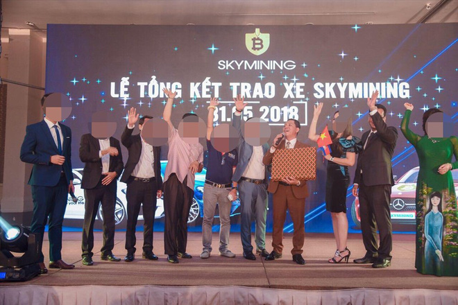 Hé lộ ảnh tiệc tùng xa xỉ với dàn siêu xe sang chảnh của ông chủ lừa đảo Sky Mining