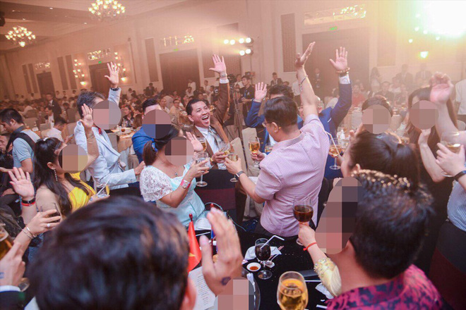 Hé lộ ảnh tiệc tùng xa xỉ với dàn siêu xe sang chảnh của ông chủ lừa đảo Sky Mining