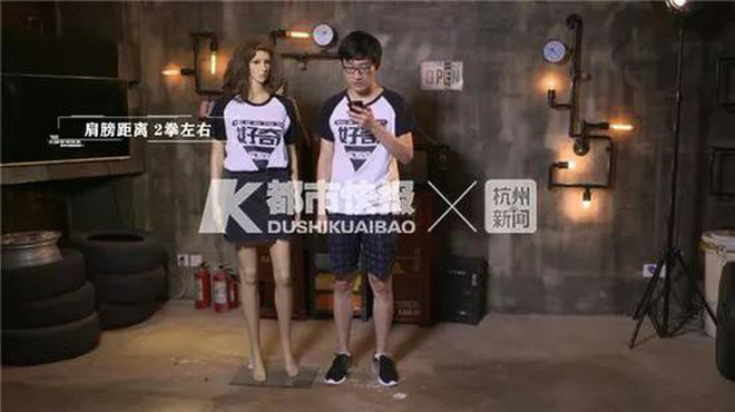 Giày có gắn camera để chụp trộm chị em phụ nữ được rao bán tràn lan trên MXH Trung Quốc