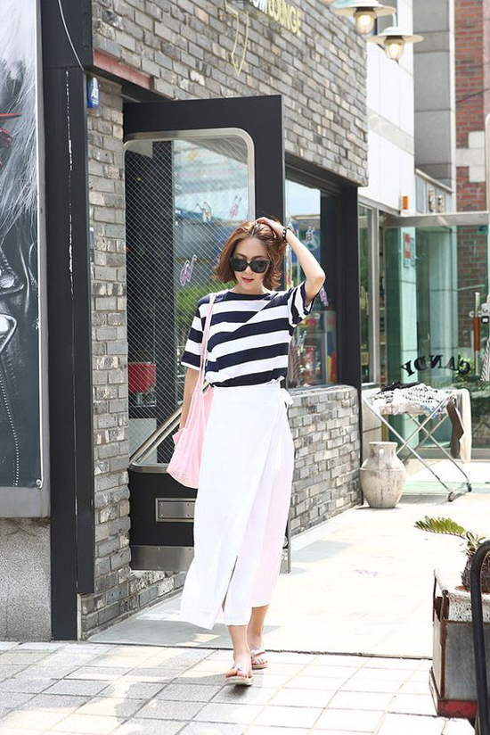 Mặc đúng trend chân váy midi khi đến văn phòng