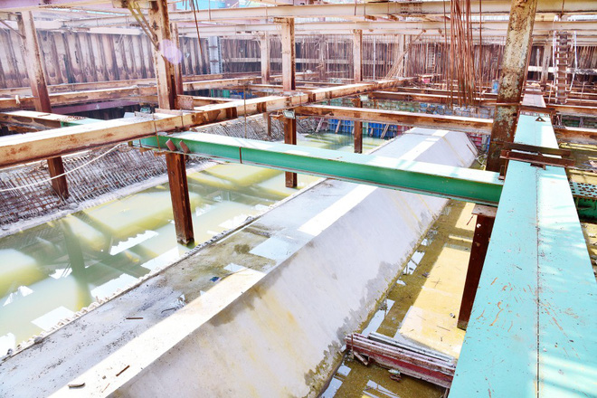 Chùm ảnh: Toàn cảnh sự bất động của loạt công trình chống ngập ở Sài Gòn vì... thiếu vốn, không còn bóng công nhân