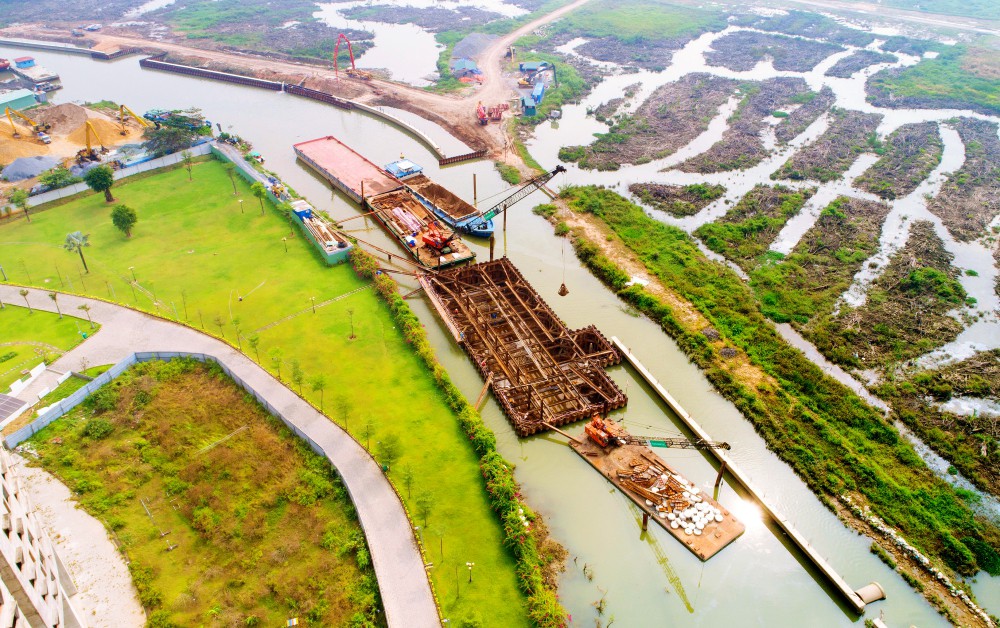 Chùm ảnh: Toàn cảnh sự bất động của loạt công trình chống ngập ở Sài Gòn vì... thiếu vốn, không còn bóng công nhân