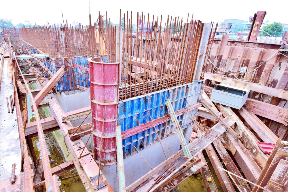 Chùm ảnh: Toàn cảnh sự bất động của loạt công trình chống ngập ở Sài Gòn vì... thiếu vốn, không còn bóng công nhân