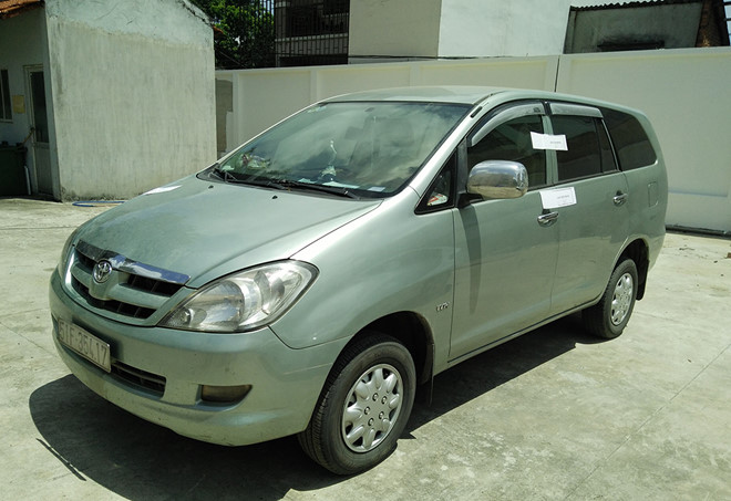 Bắt nhóm dùng mã tấu, súng bắn đạn bi dọa giết tài xế để cướp ôtô