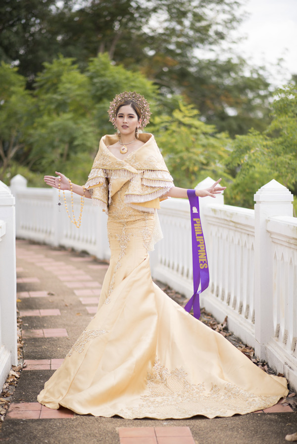 Phan Thị Mơ diện quốc phục nặng 15kg lấy ý tưởng từ Chùa Một Cột