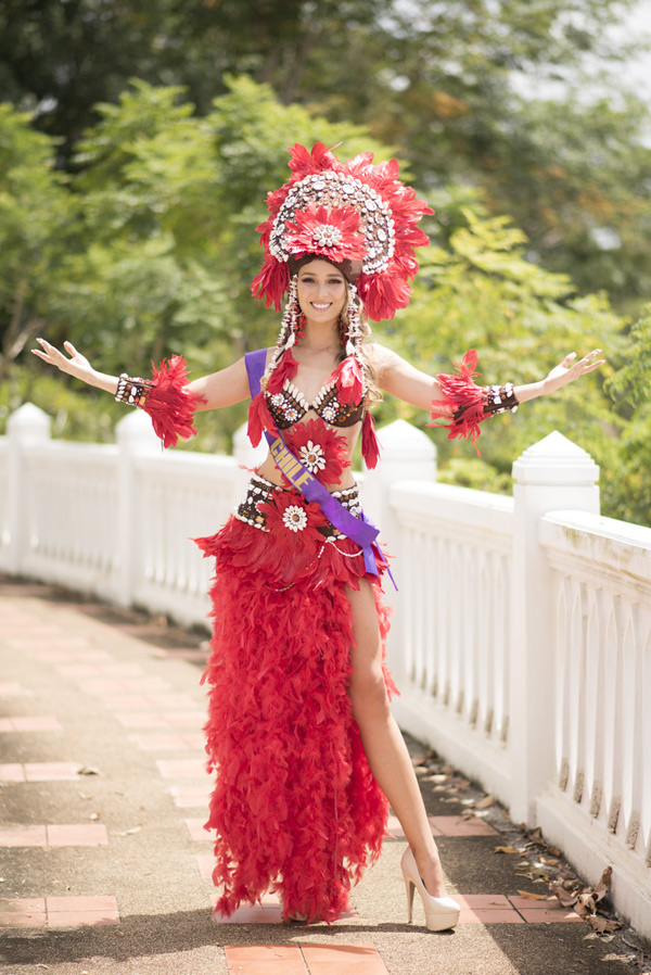 Phan Thị Mơ diện quốc phục nặng 15kg lấy ý tưởng từ Chùa Một Cột