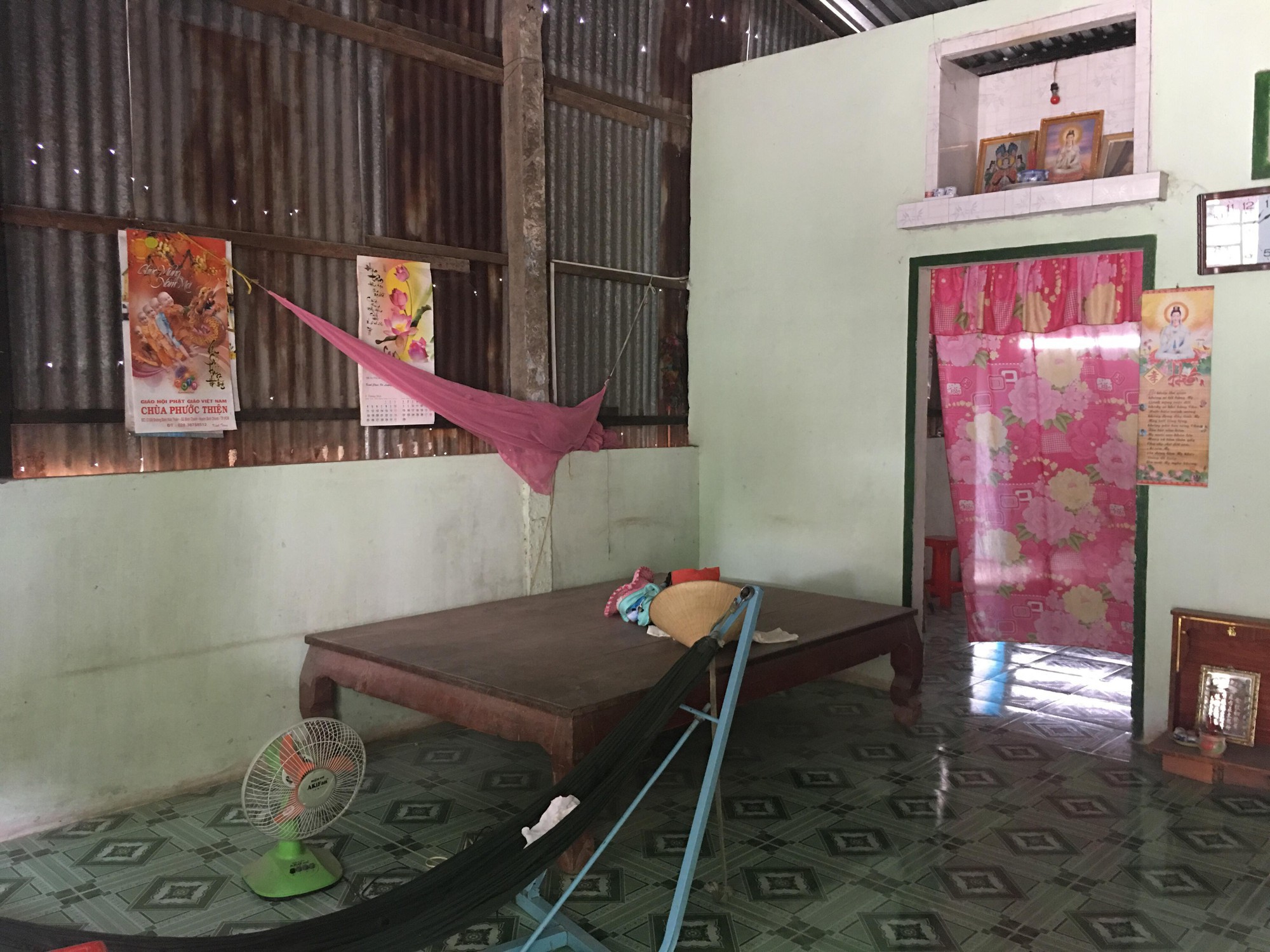 Bà nội bé gái 9 tuổi bị cha ruột ruột xâm hại tình dục 5 lần ở Long An: Tôi không có đứa con trai như nó