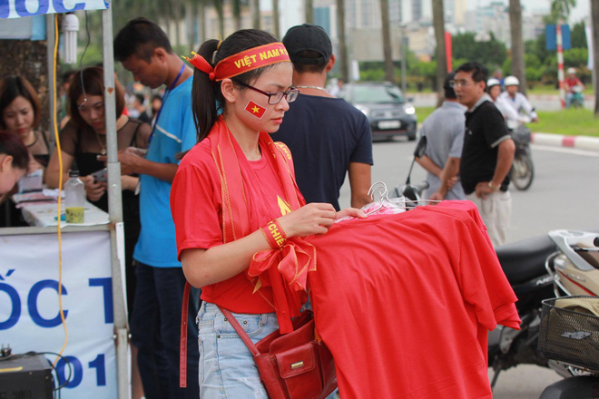 Chảo lửa Mỹ Đình vẫn chưa nóng trước giờ U23 Việt Nam xuất trận