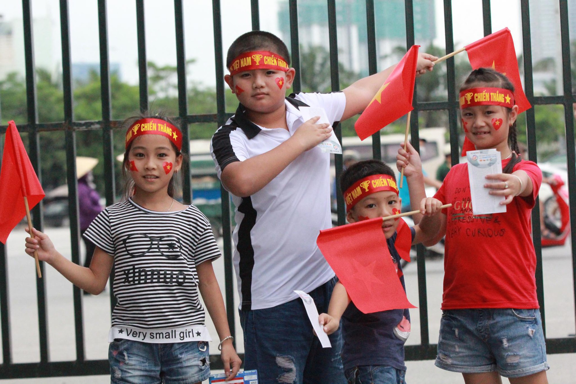 Chảo lửa Mỹ Đình vẫn chưa nóng trước giờ U23 Việt Nam xuất trận