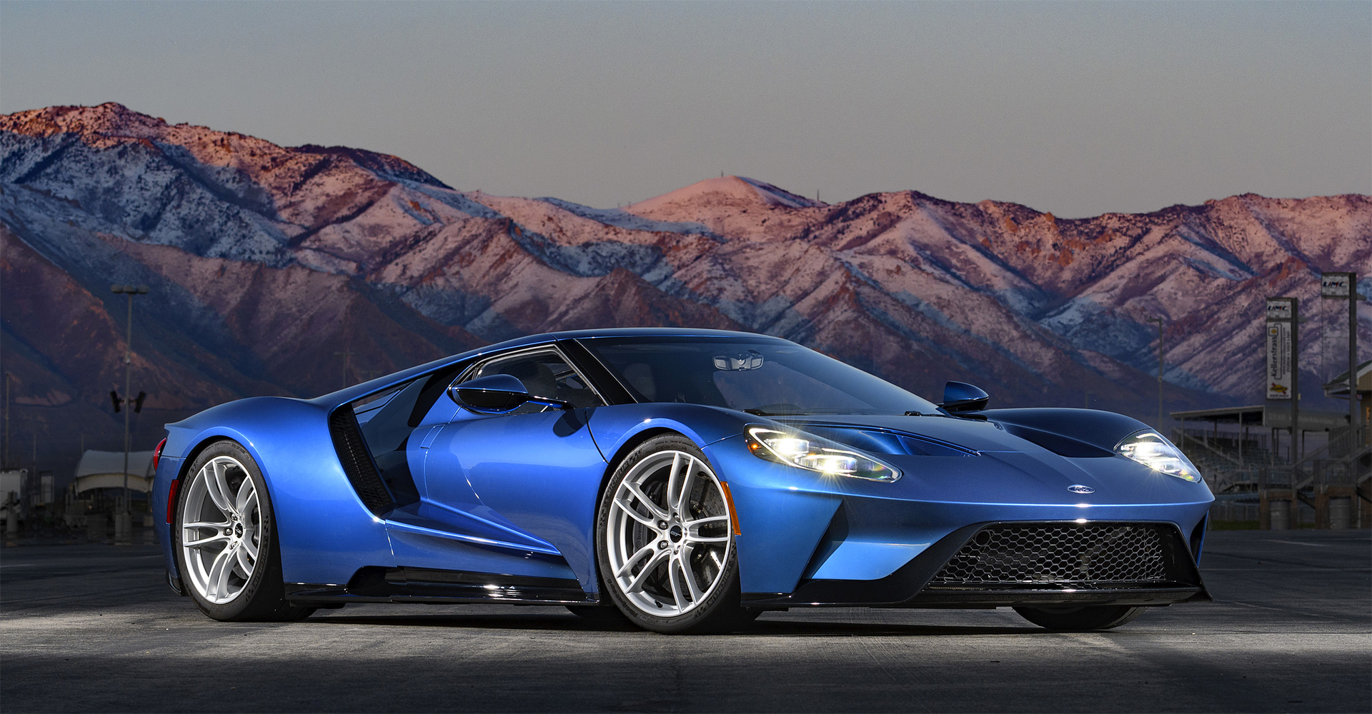 10 xe hơi giá đắt nhất tại Mỹ 2018