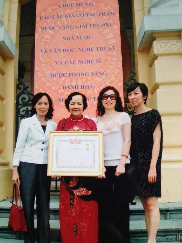 NSƯT Đức Lưu: Cảnh Chí Phèo lật yếm Thị Nở, chồng tôi bị hỏi vợ mày nhận bao nhiêu tiền đóng vai đó?