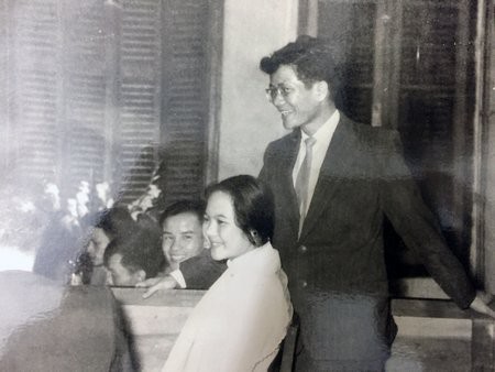 NSƯT Đức Lưu: Cảnh Chí Phèo lật yếm Thị Nở, chồng tôi bị hỏi vợ mày nhận bao nhiêu tiền đóng vai đó?