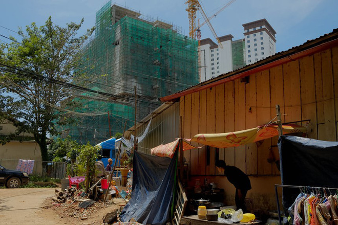 Trung Quốc đã dùng tiền Hán hóa thành phố cảng quan trọng của Campuchia như thế nào?