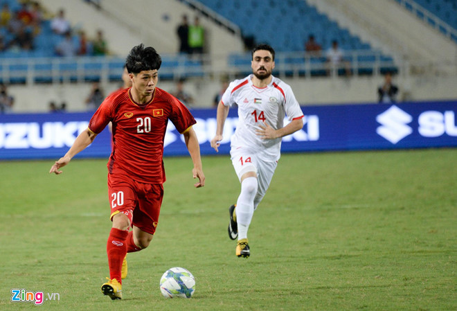 Thấy gì từ ‘màn chào hỏi’ của tuyển Olympic Việt Nam?