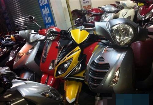 Tay chơi hai lúa sắm xe máy tay ga 400 triệu: Đại gia Nhật ngả mũ