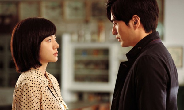 Học chuyên gia đọc rõ sự phản bội của đàn ông chỉ qua biểu hiện giản đơn này