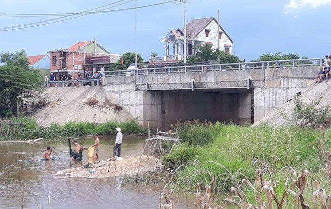 Cháu bé 2 tuổi mất tích bí ẩn ở Quảng Nam