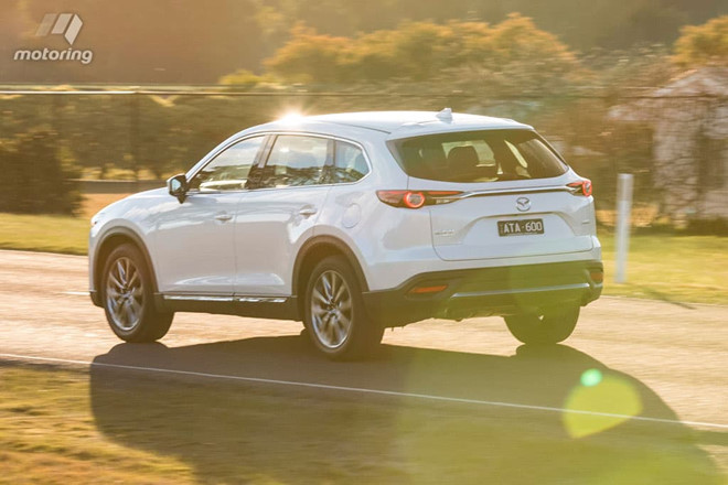 Hyundai Santa Fe đánh bại Mazda CX-9?