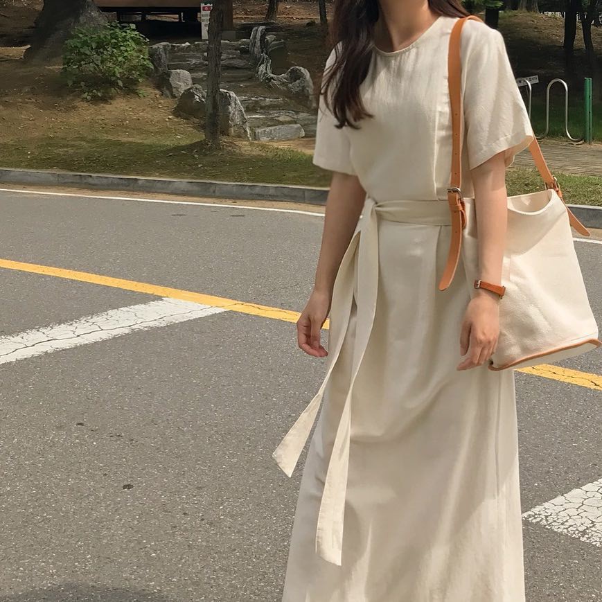 Gam màu be không hề khó mặc, trái lại còn rất dễ mix đồ và diện lên trang nhã vô cùng Gam màu be không hề khó mặc, trái lại còn rất dễ mix đồ và diện lên trang nhã vô cùng